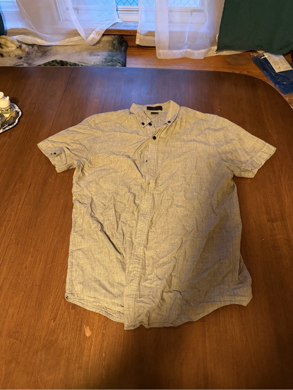 Casual Short-Sleeve Button-Down Shirt in gray